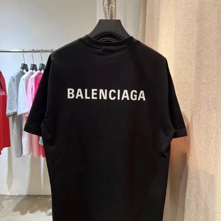 Black Arched Varsity Text 01 T-Shirt — Black