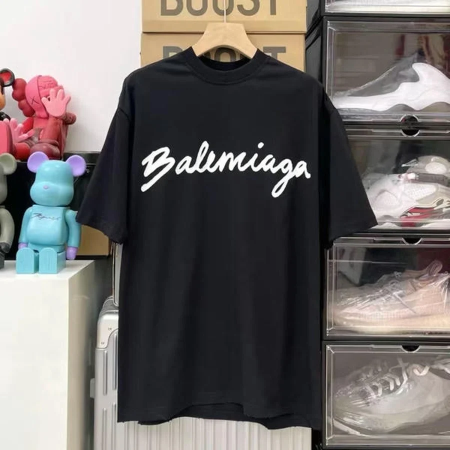 Black Arched Varsity Text 01 T-Shirt — Black