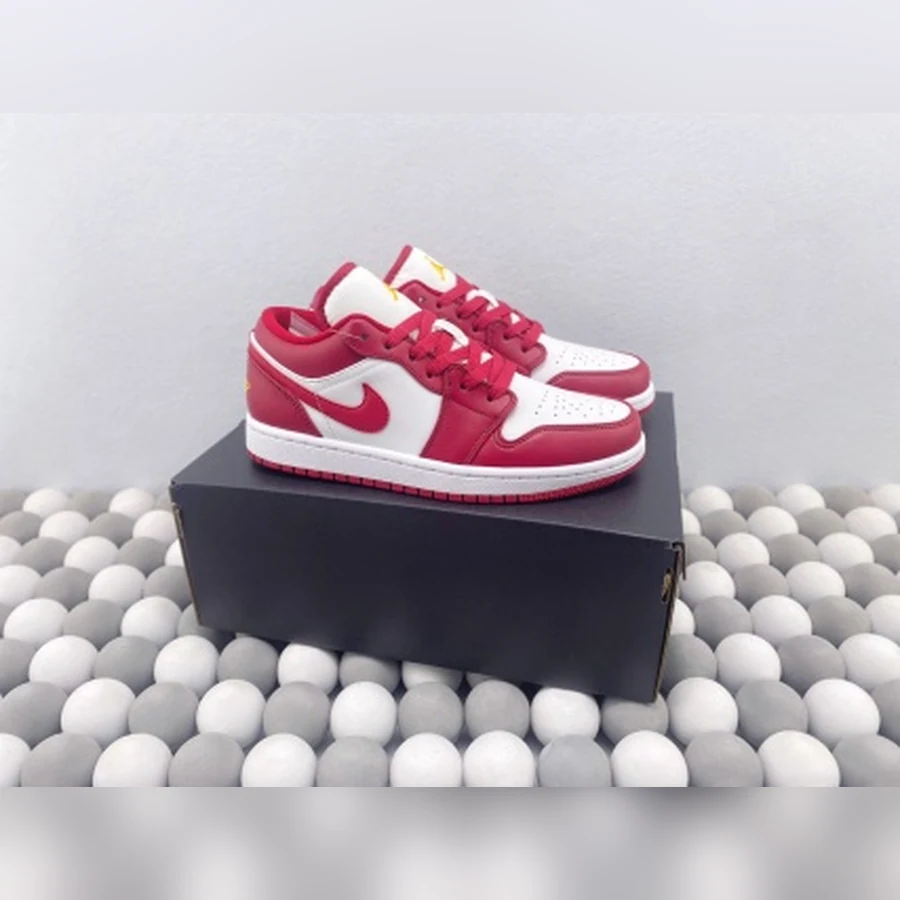 Jordan 1 Low Red White