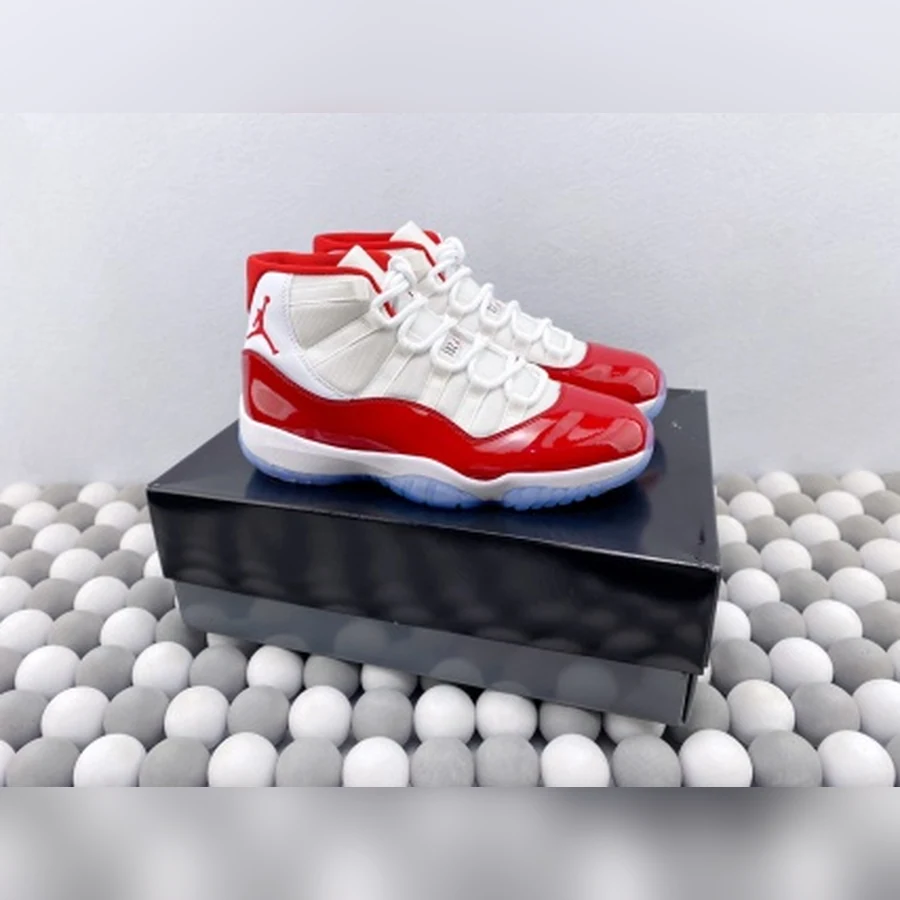 Jordan 11 White Red