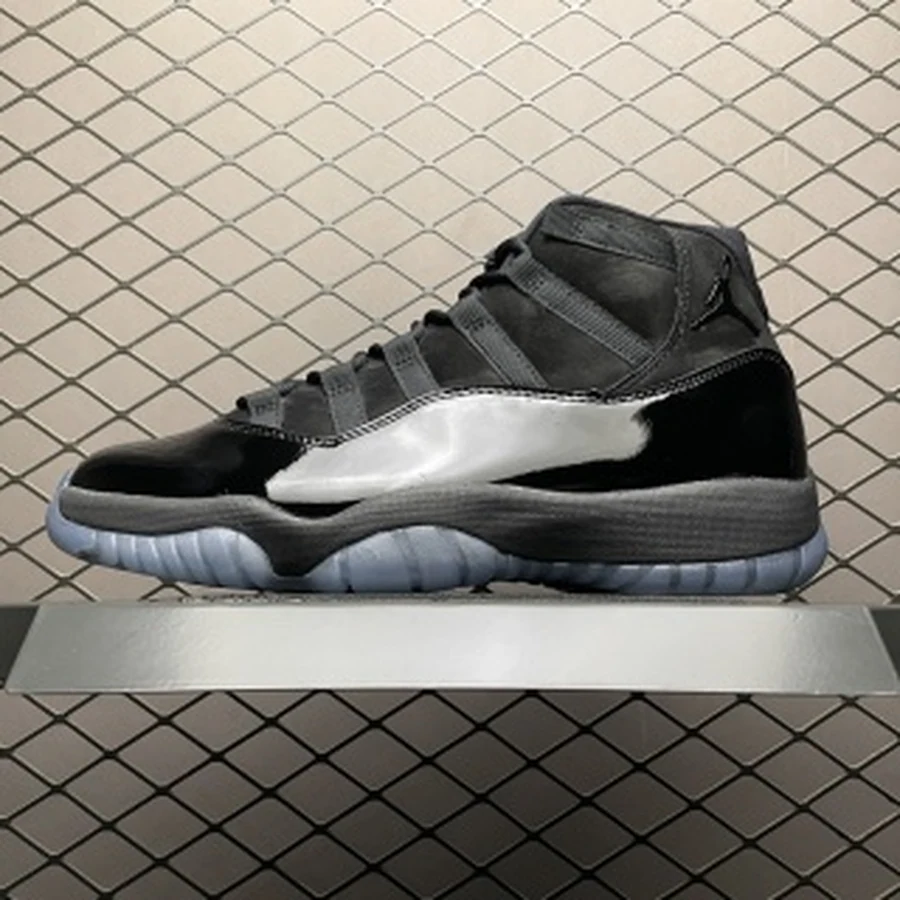 Jordan 11 Black Cap And Gown