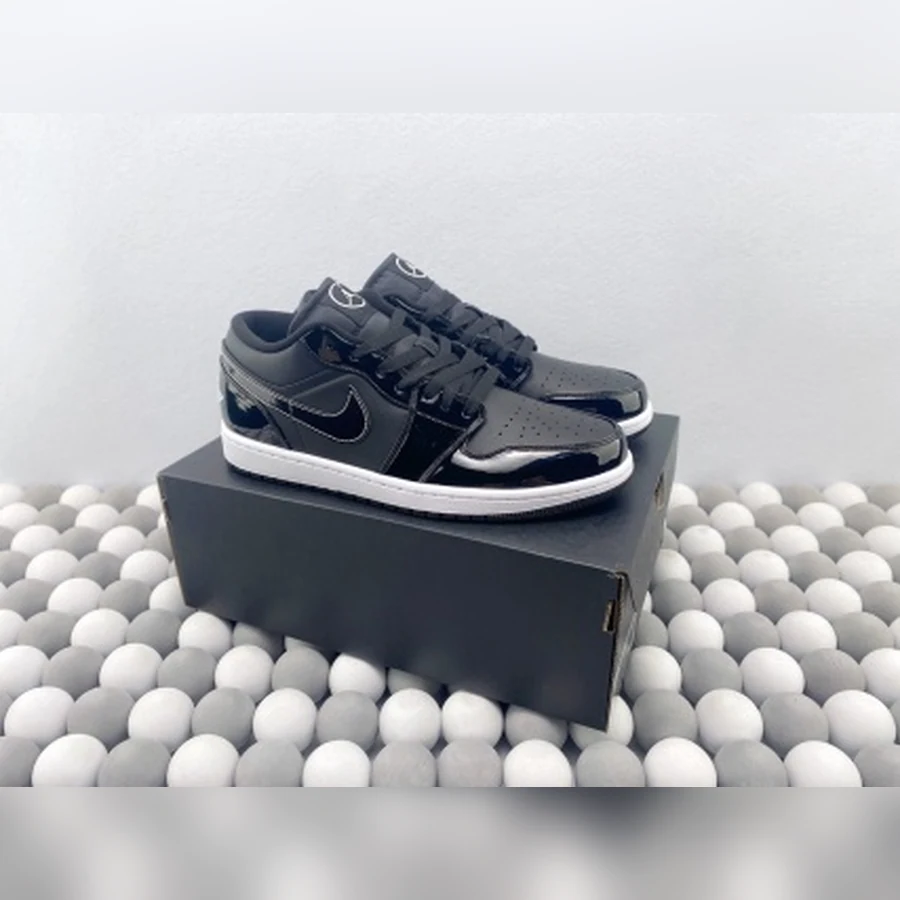 Jordan 1 Low Black Patent White