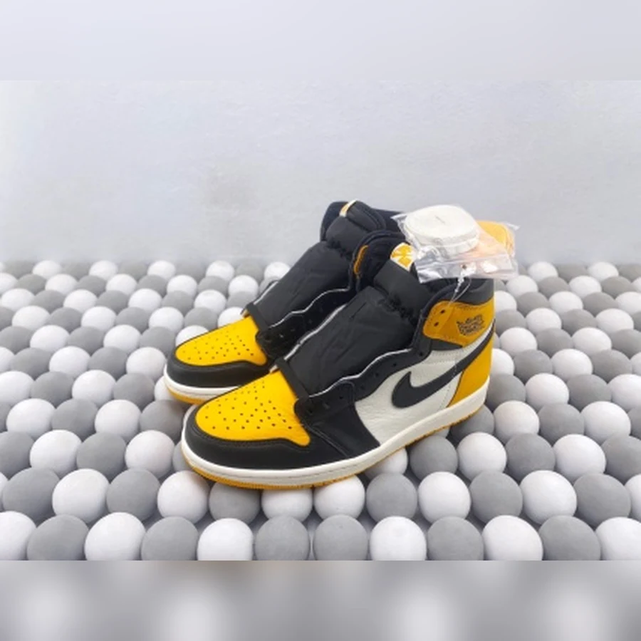 Jordan 1 High Yellow Black Sail