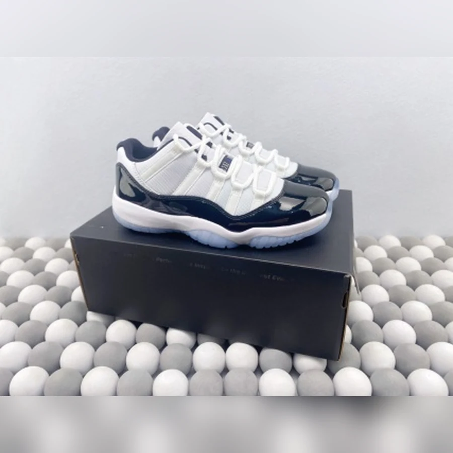 Jordan 11 White Navy
