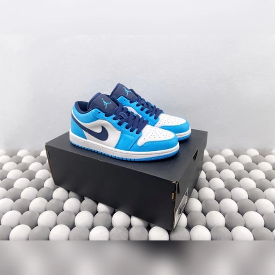 Jordan 1 Low Light Blue Navy White