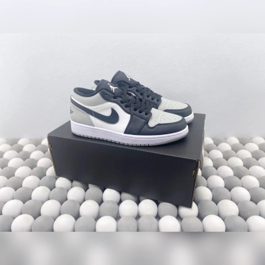 Jordan 1 Low Black Grey White