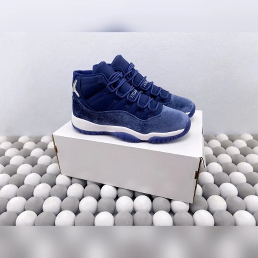 Jordan 11 Midnight Navy White