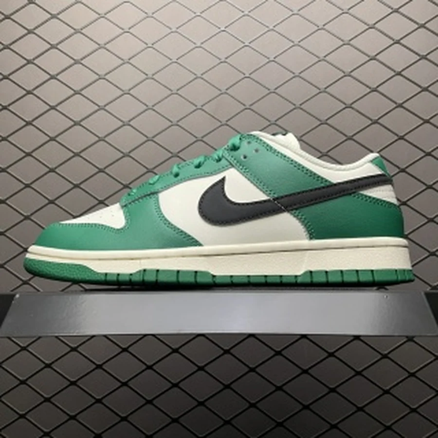 Nike Dunk Low Green Sail Black