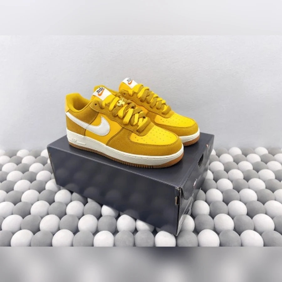 Nike Air Force 1 Yellow Gold White Gum
