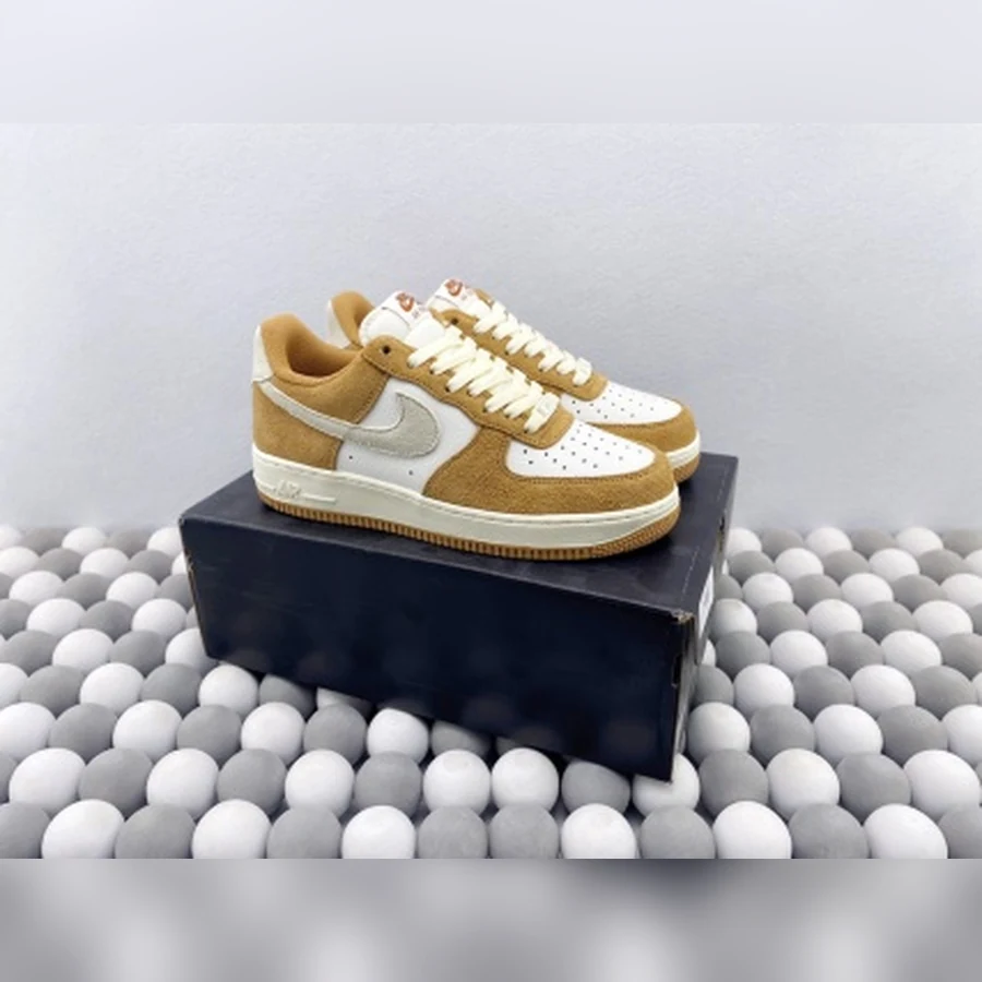 Nike Air Force 1 Tan White Sail