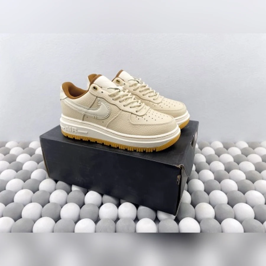 Nike Air Force 1 Beige Brown Gum